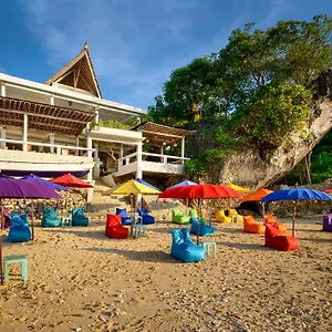 4* Affittacamere The Point Beach-front Balangan